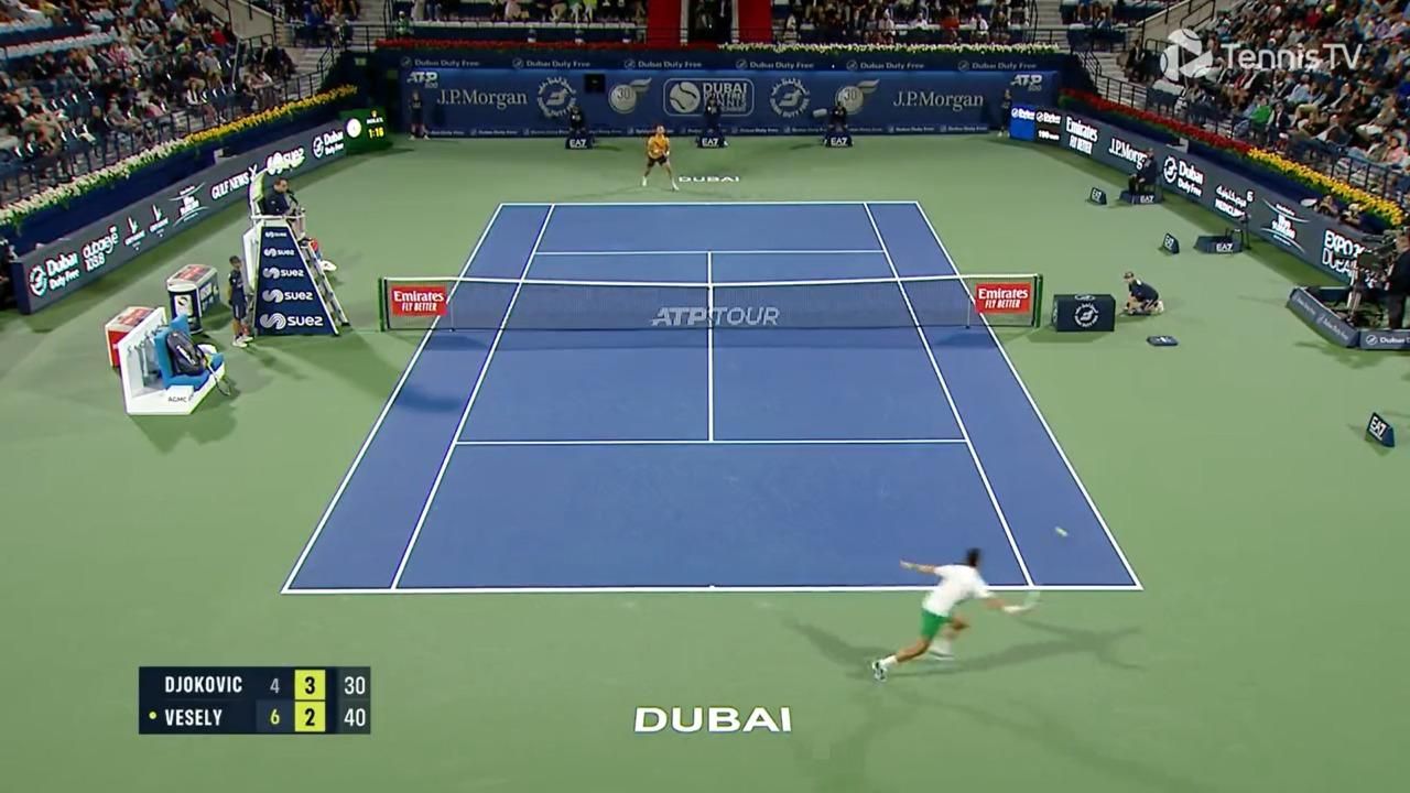 No segundo jogo após ser deportado, Djokovic volta a vencer em Dubai