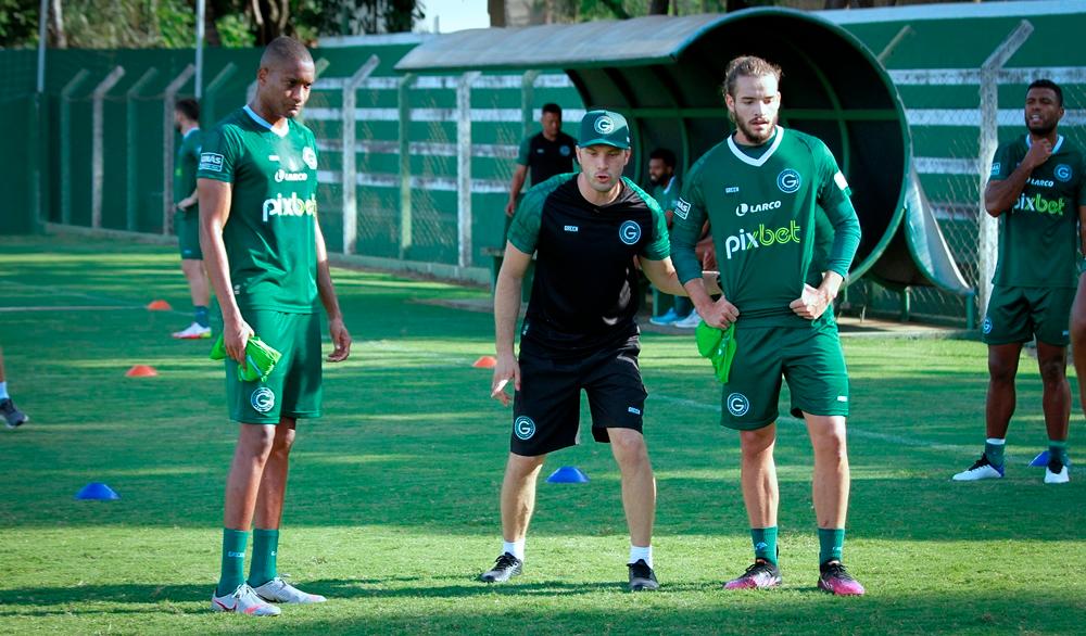 Técnico do Santa Cruz praticamente define o time e minimiza empate