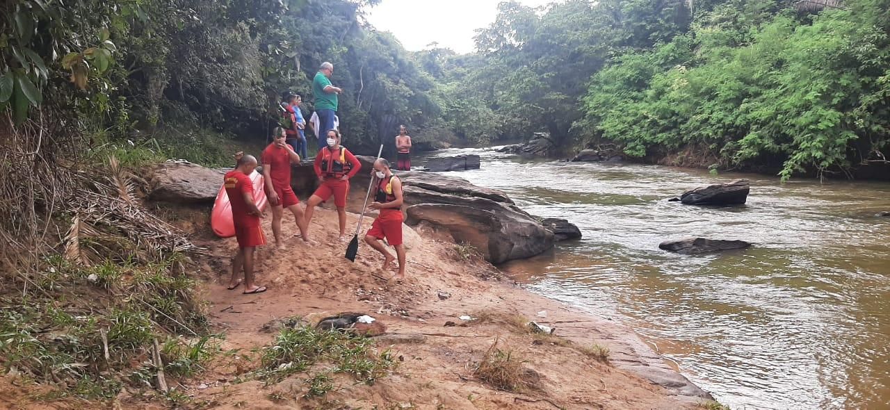 Menina de 11 anos morre após se afogar enquanto brincava no Rio
