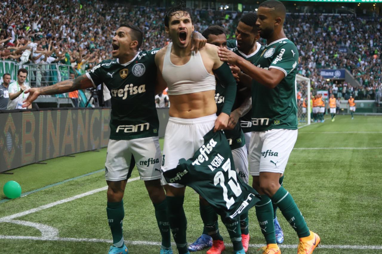 Em virada histórica, Palmeiras goleia o São Paulo por 4 a 0 e conquista o Campeonato  Paulista