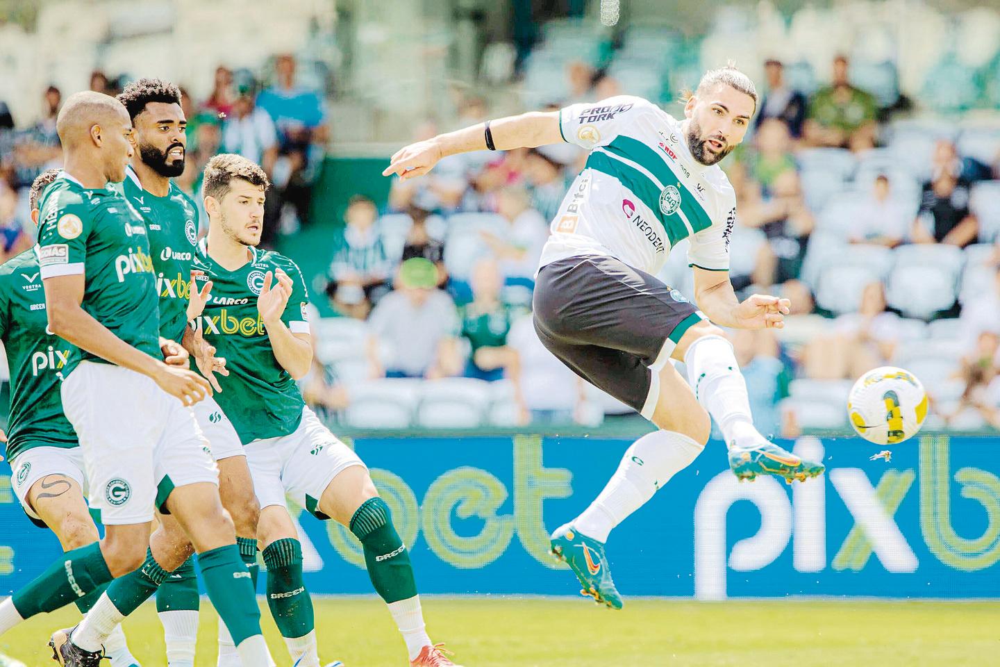 Após goleada, Goiás terá de se organizar para jogos em casa