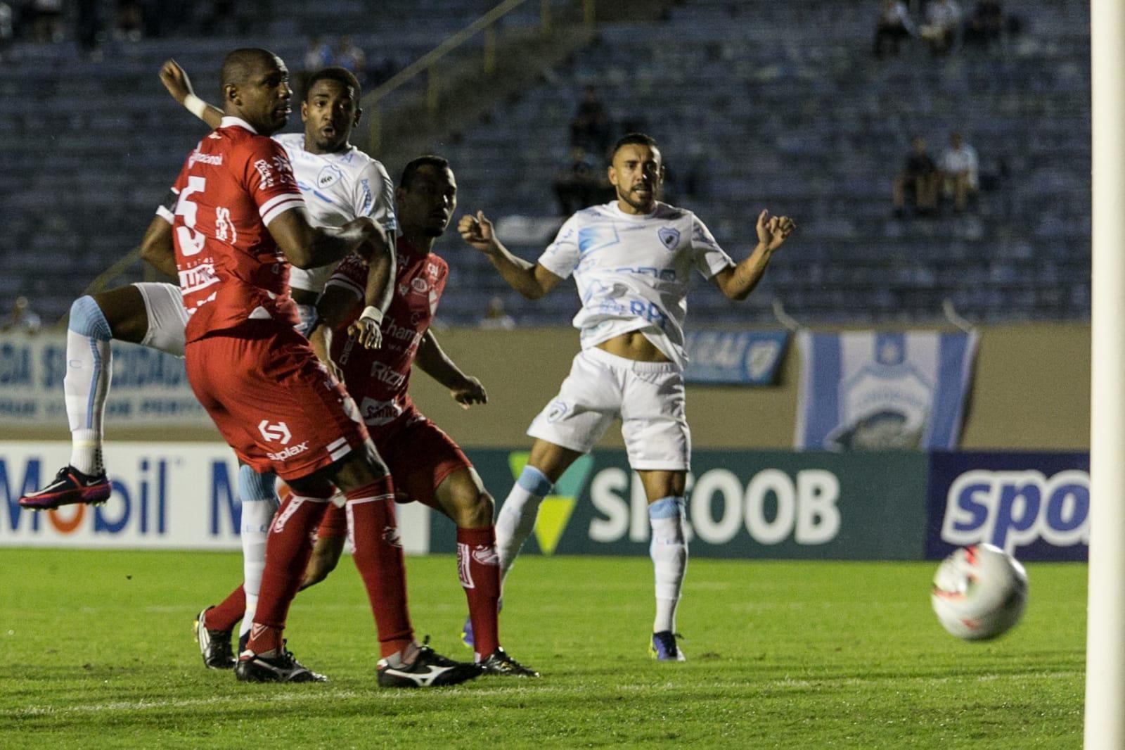 Com empate, Vila Nova aumenta jejum de vitórias no Serra Dourada