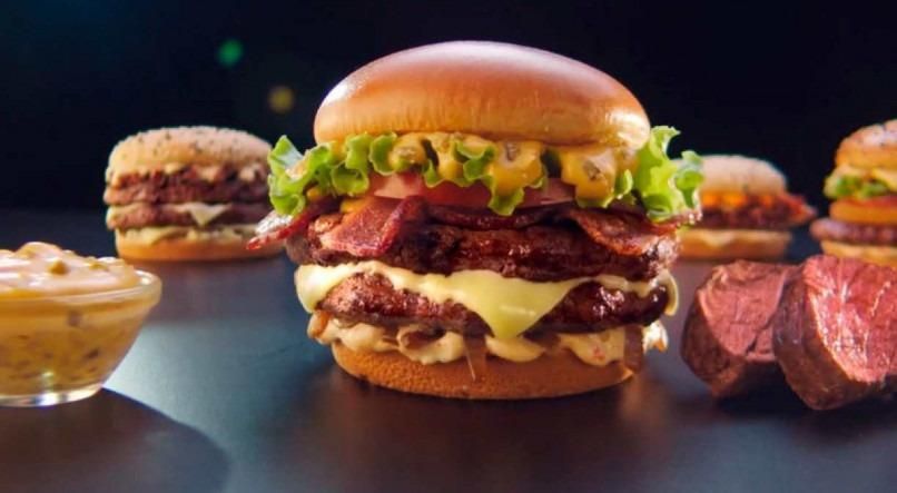 McDonald's resgata Papa Burger para promover cardápio