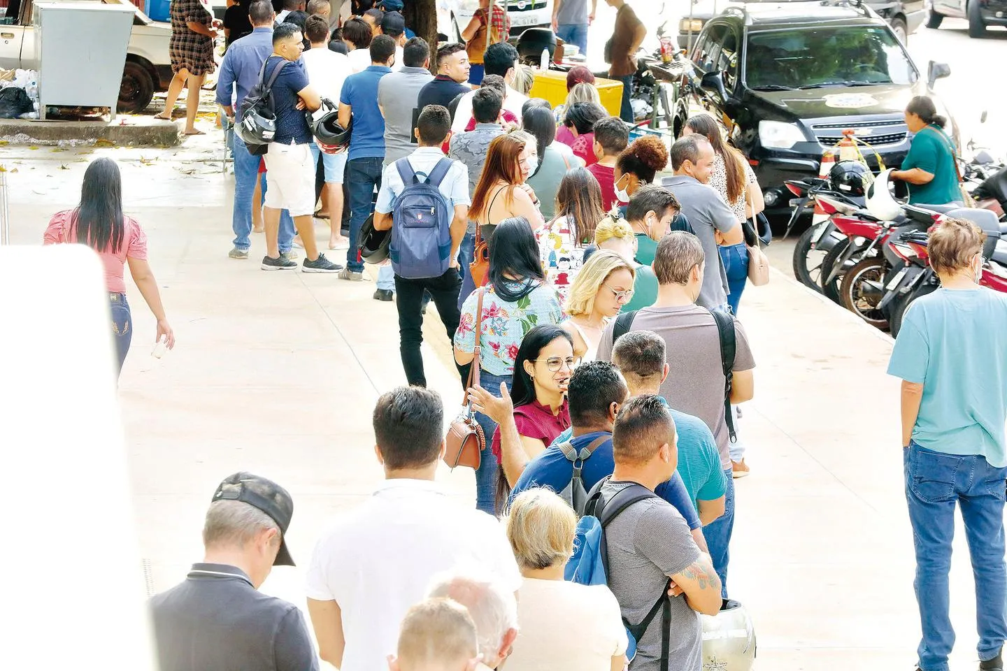 Justiça Eleitoral bate recorde de cadastros em último dia de regularização  - Politica - Estado de Minas