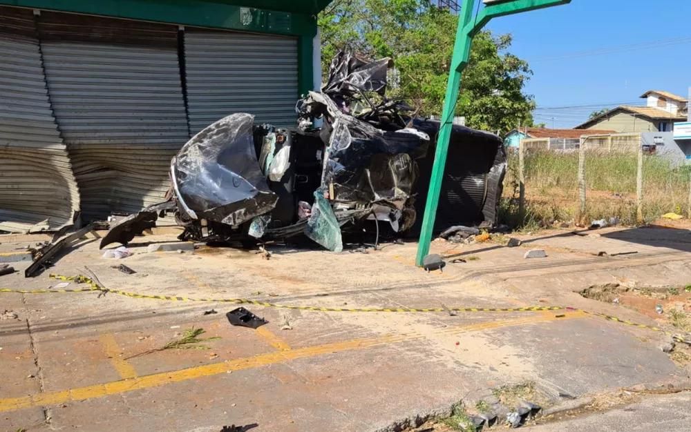 Motorista que colidiu contra viatura da polícia durante racha é