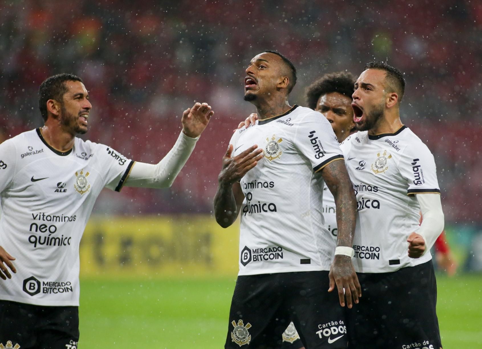 Inter e Corinthians empatam primeira final e Beira-Rio recebe