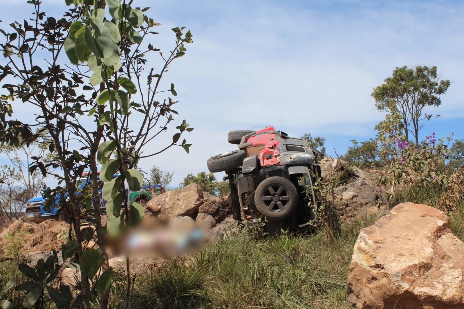 Jogador de futebol morre em acidente de carro na Chapada