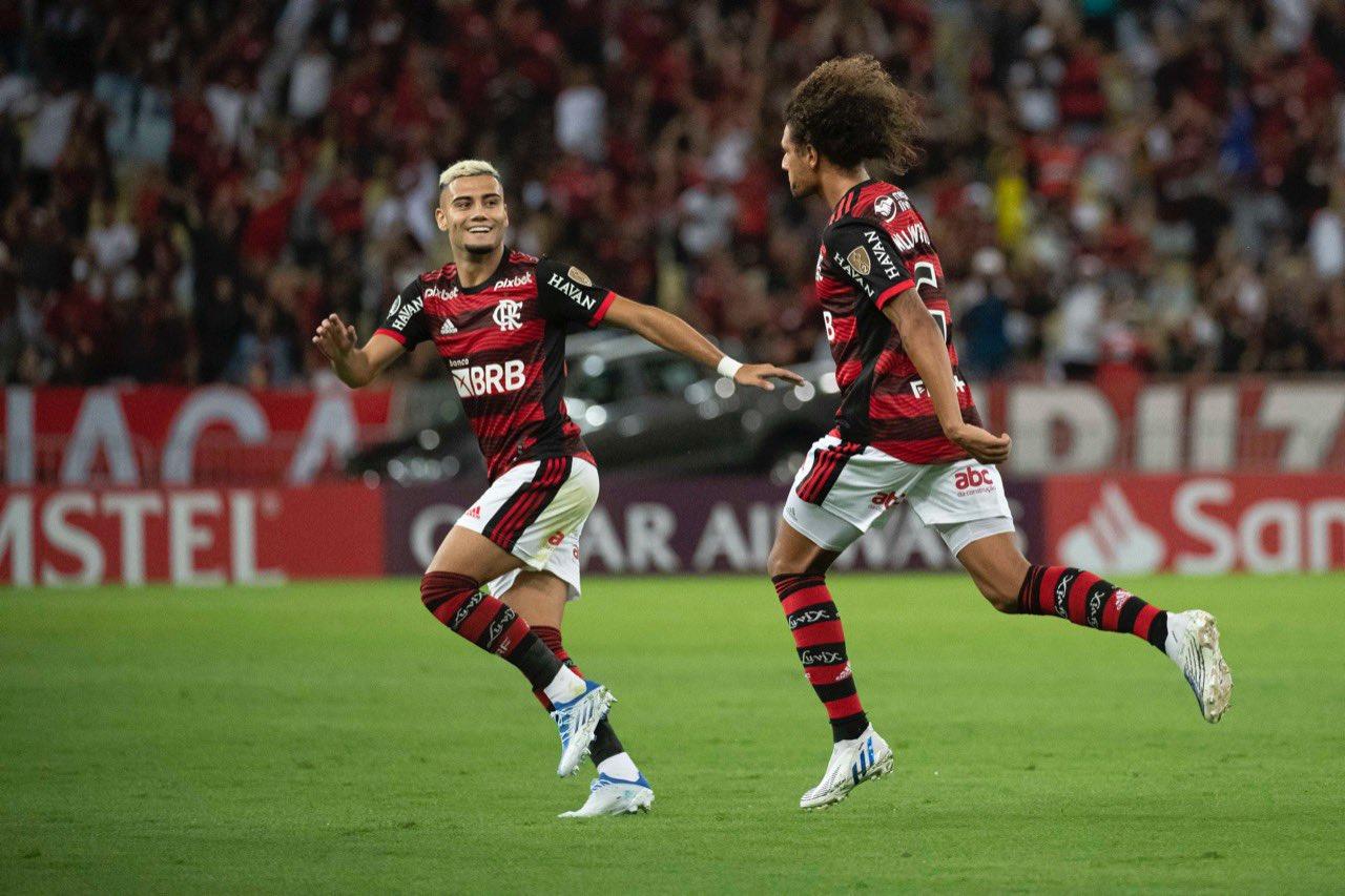 Flamengo on X: Fim de jogo no Maracanã! O Flamengo vence o Goiás por 1 a 0  com gol de Pedro, pelo Campeonato Brasileiro! #CRF #VamosFlamengo   / X