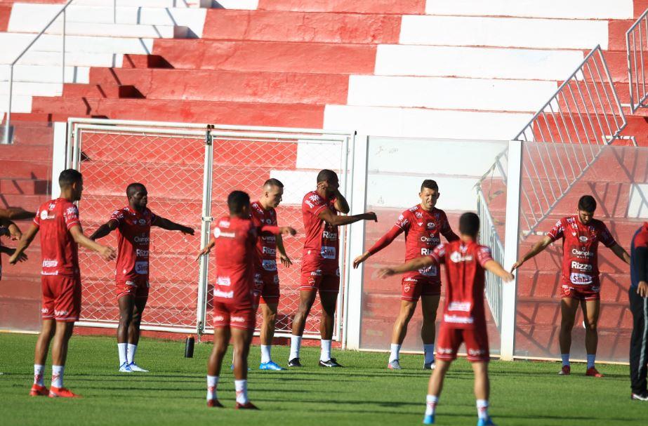 VAMOS, CRUZEIRO! VAMOS JOGAR COM RAÇA E VOLTAR PARA A SÉRIE A!” 