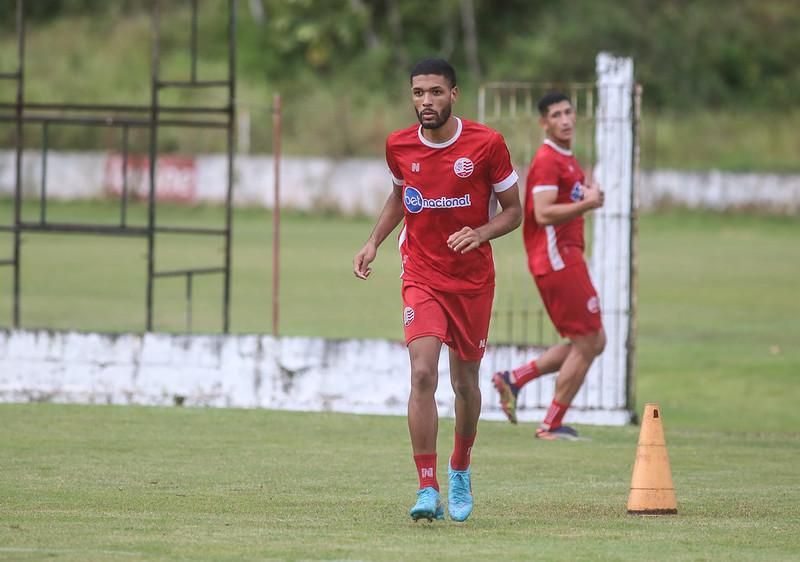 Caio Dantas chega ao Náutico e é mais um reforço do Timbu para