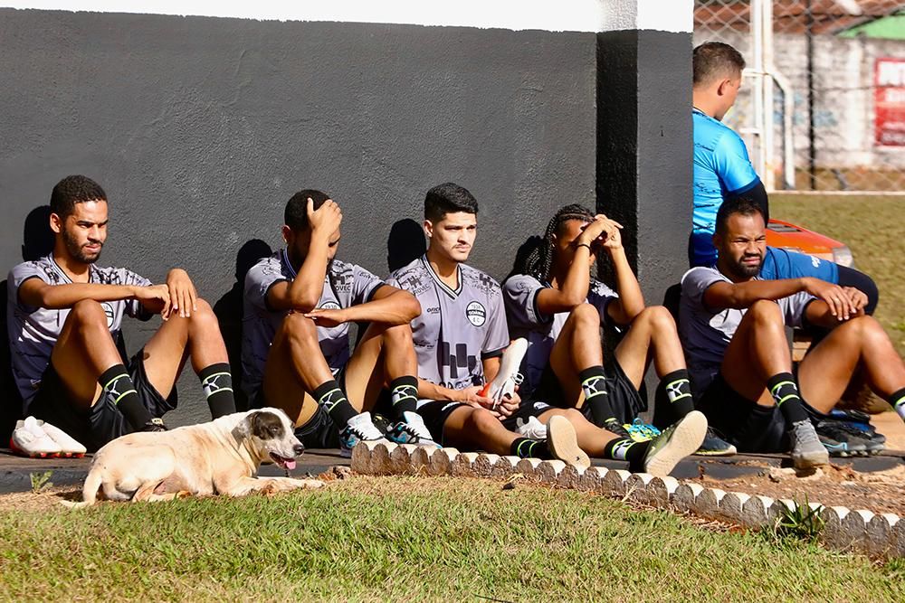 Dois jogadores do Goiânia Saints se destacam em evento de futebol