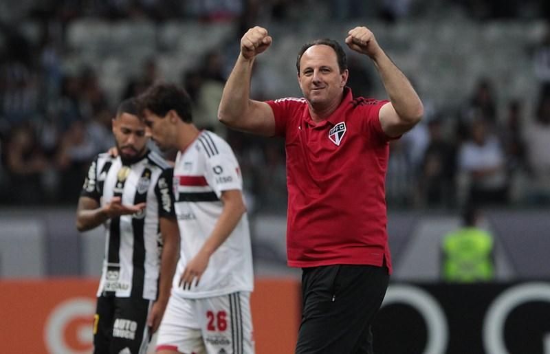 Com a cara de Ceni: São Paulo renova elenco após reforços e 12 saídas e  terá nova forma de jogar, são paulo