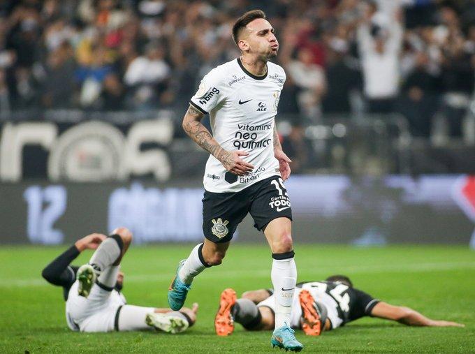 Wesley recém fez o primeiro gol como profissional e já deve ganhar presente  do Corinthians