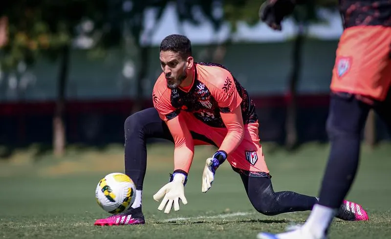 Jair Ventura cobra dever de casa do Atlético-GO e vê Série B