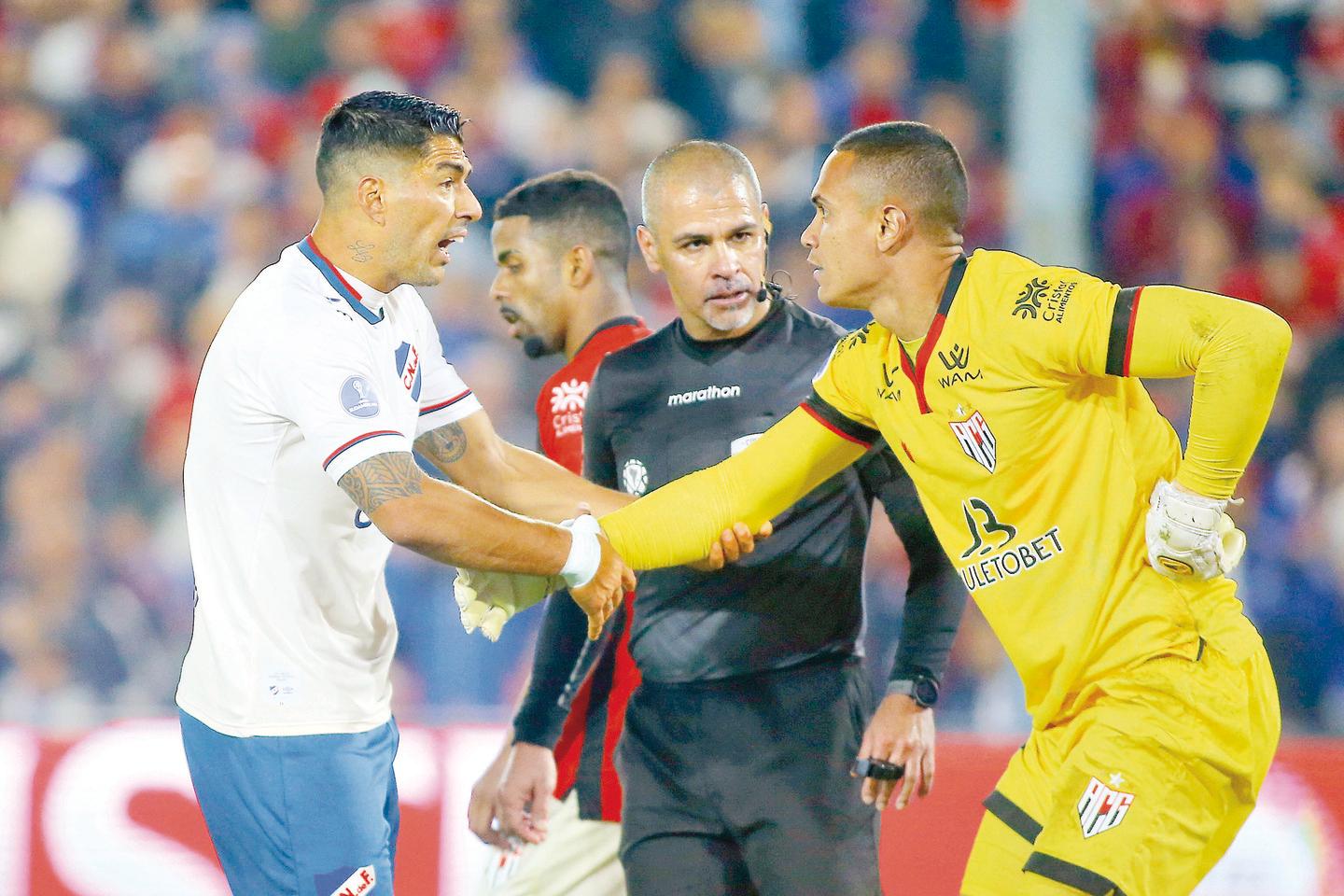 Louzer lamenta o empate com o Criciúma, mas mantém esperança no