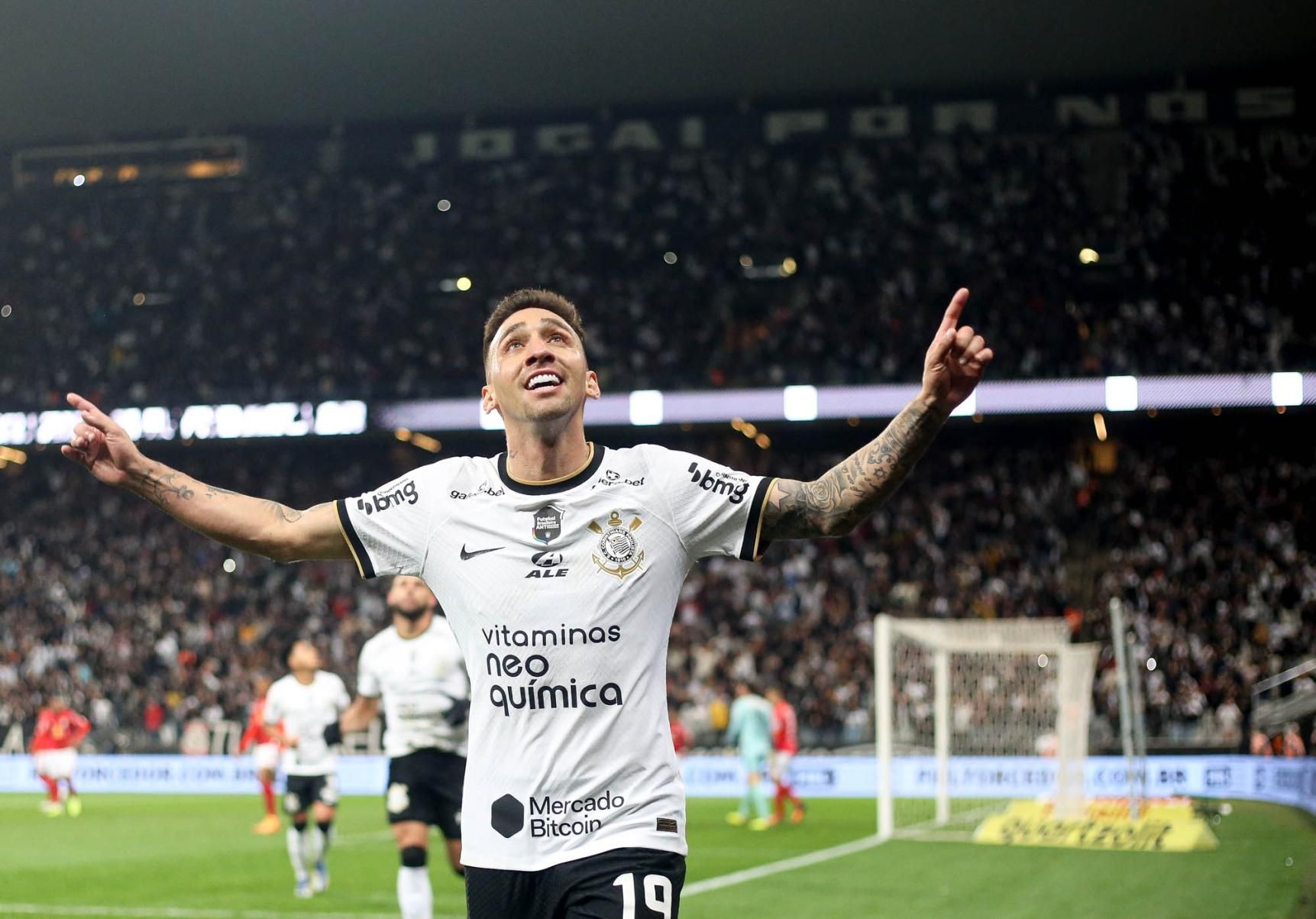 Probabilidade de rebaixamento do Corinthians diminui após empate