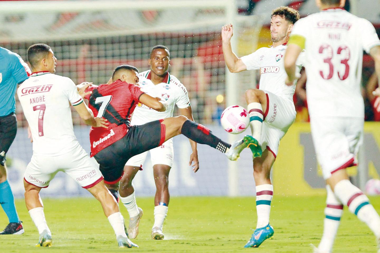 André prevê 'jogo mais difícil da temporada' para Fluminense e