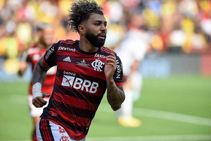 Liverpool frustra o Flamengo e fatura o Mundial com gol de Roberto