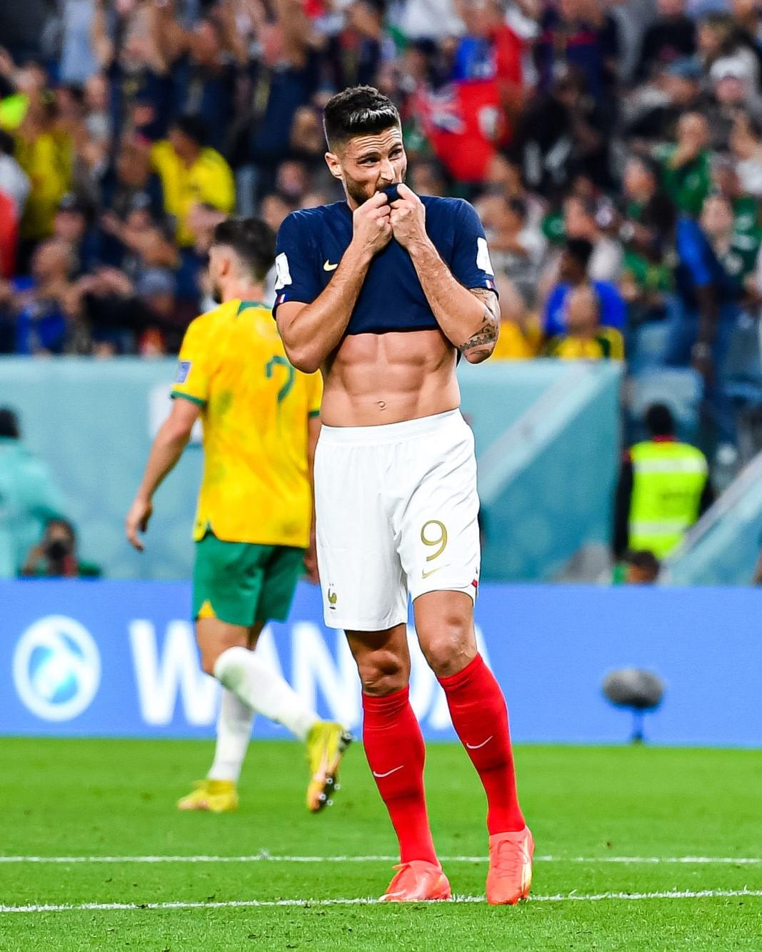 Giroud se iguala a Henry como maior artilheiro da história da