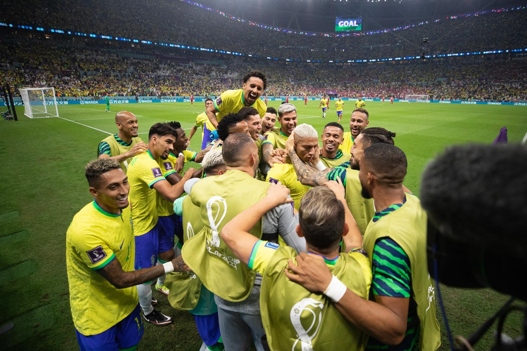 Brasil vence Catar e continua 100% no Mundial de vôlei masculino