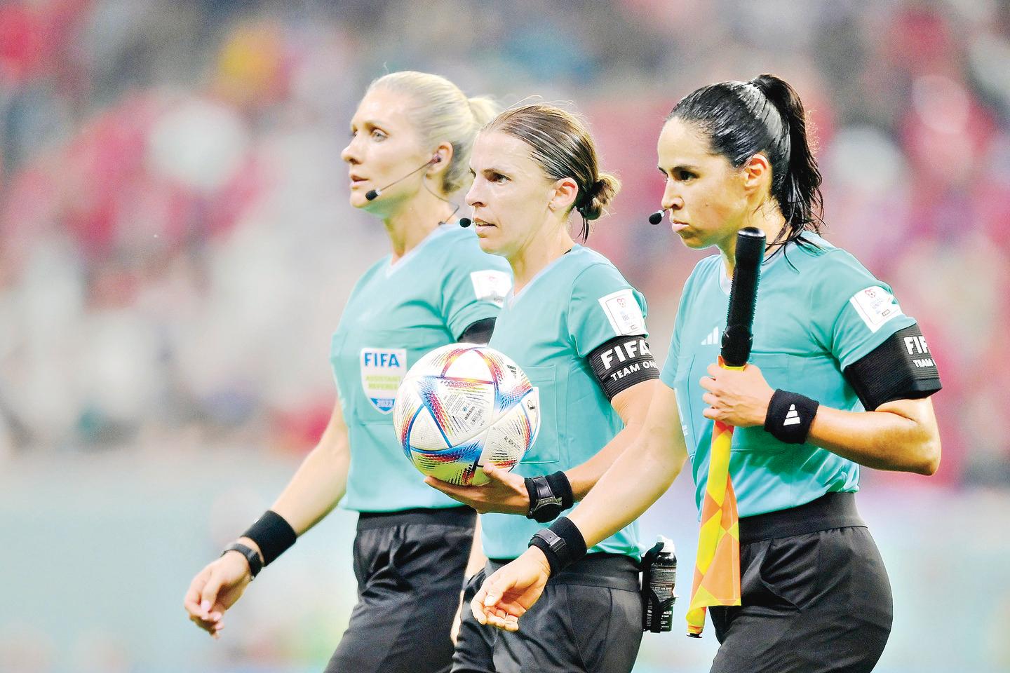 Um pênalti por jogo? Copa do Mundo Feminina já entra para a história do  futebol no segundo dia