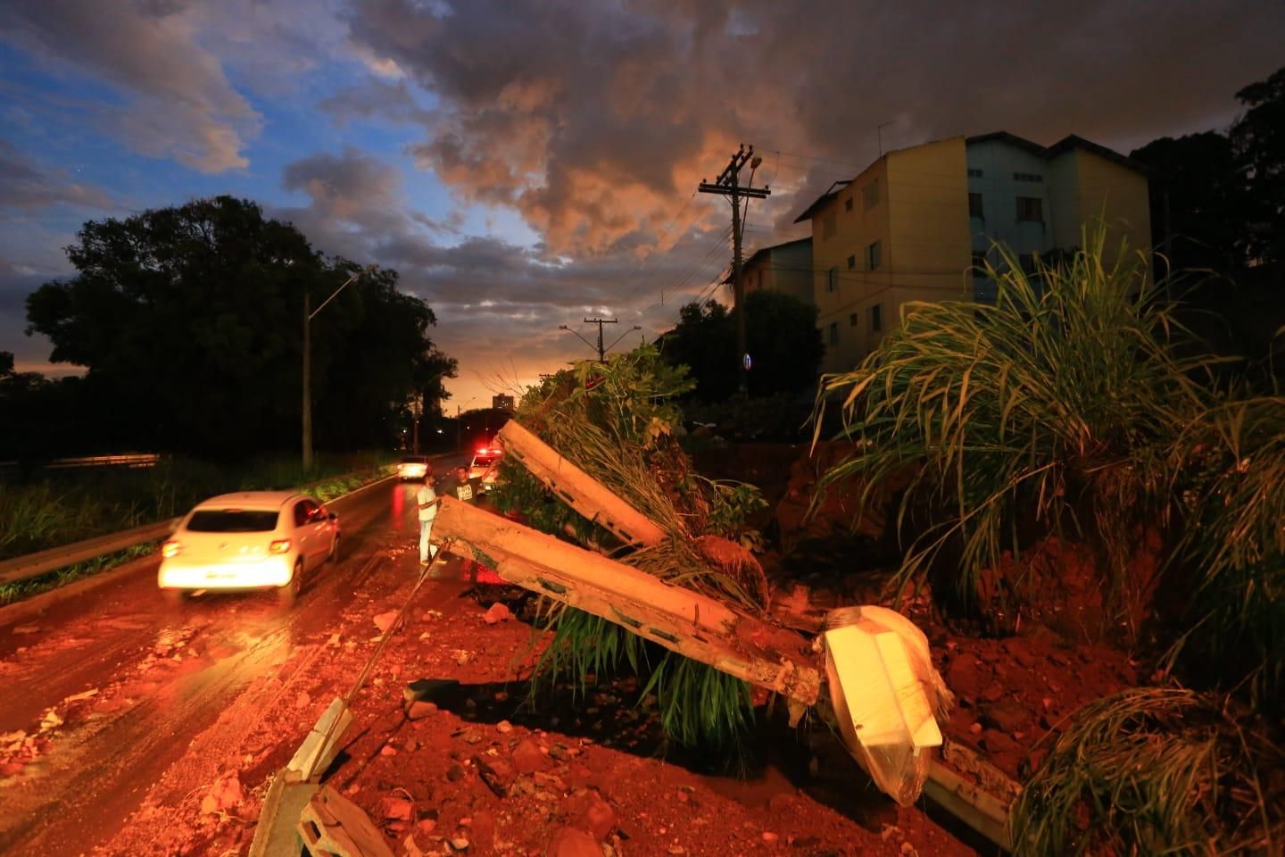 No dia seguinte ao temporal, cerca de 1,3 mil moradores ficam sem