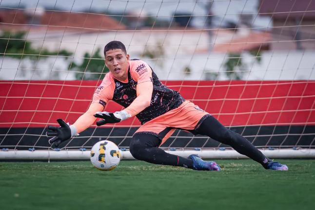 Alisson busca o bi no prêmio de melhor goleiro do mundo pela Fifa - GMC  Online