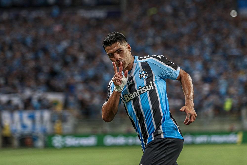 Grêmio goleia o Avenida e fatura a Recopa Gaúcha