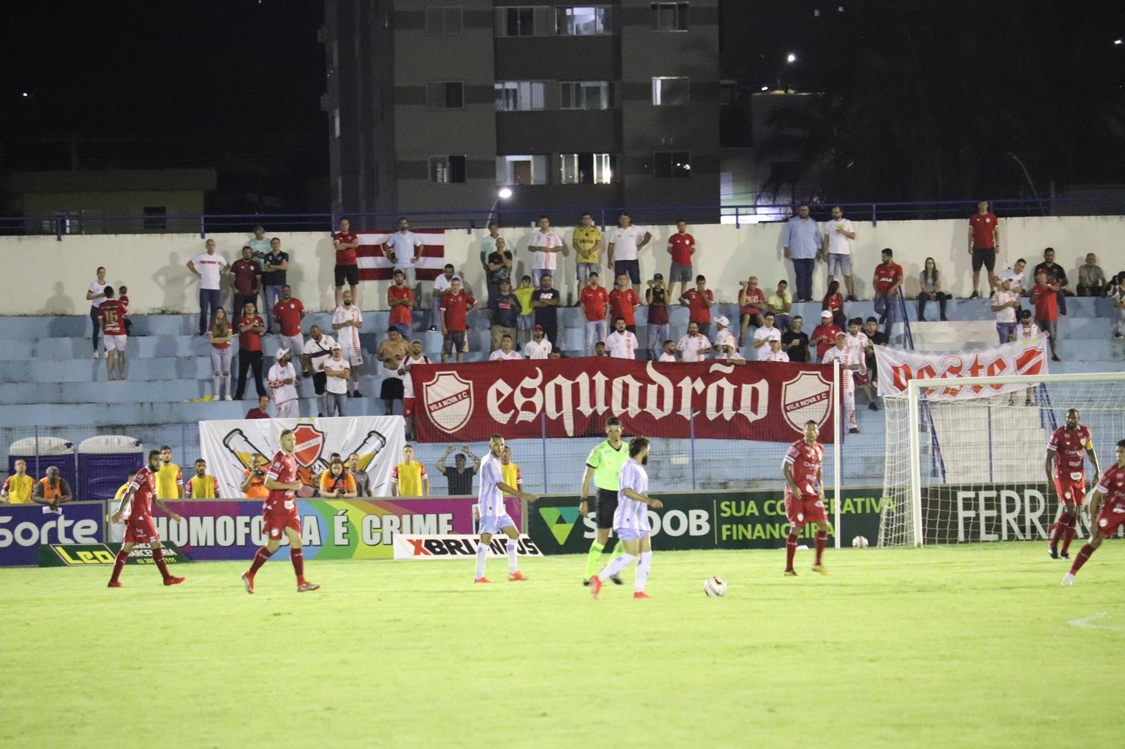 Futebol Interior on X: Manaus contrata volante com passagem de dois anos  pelo clube -   / X