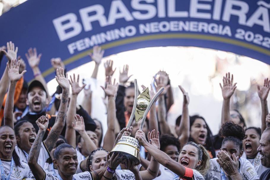 Prêmio para o campeão do Brasileirão Feminino 2022 é cinco vezes