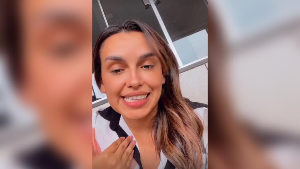 Maquiadora causa polêmica após falar que cabelo cacheado a deixa com ”cara  de pobre”