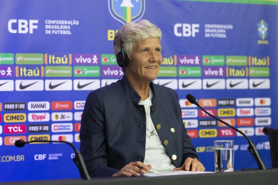 Em busca de oitava taça, Pia faz convocação para Copa América feminina