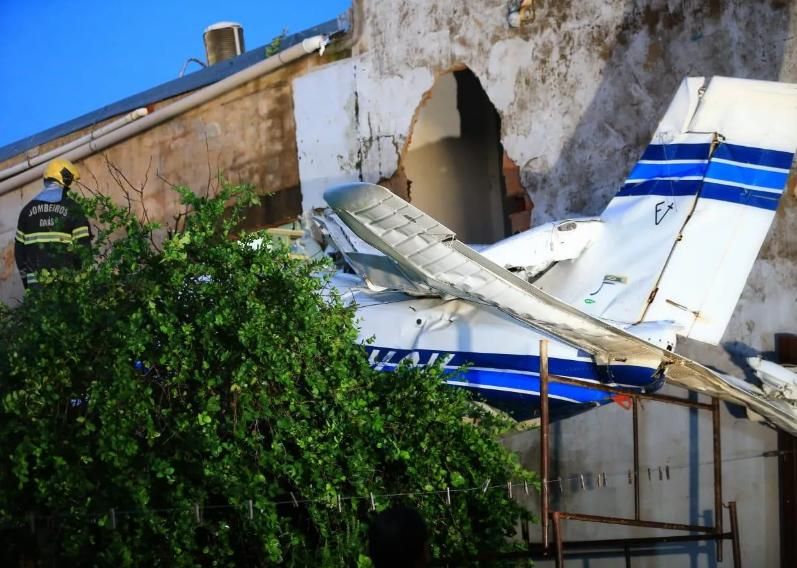 Avião de pequeno porte cai no Acre e mata 12 pessoas, entre elas uma bebê,  diz governo