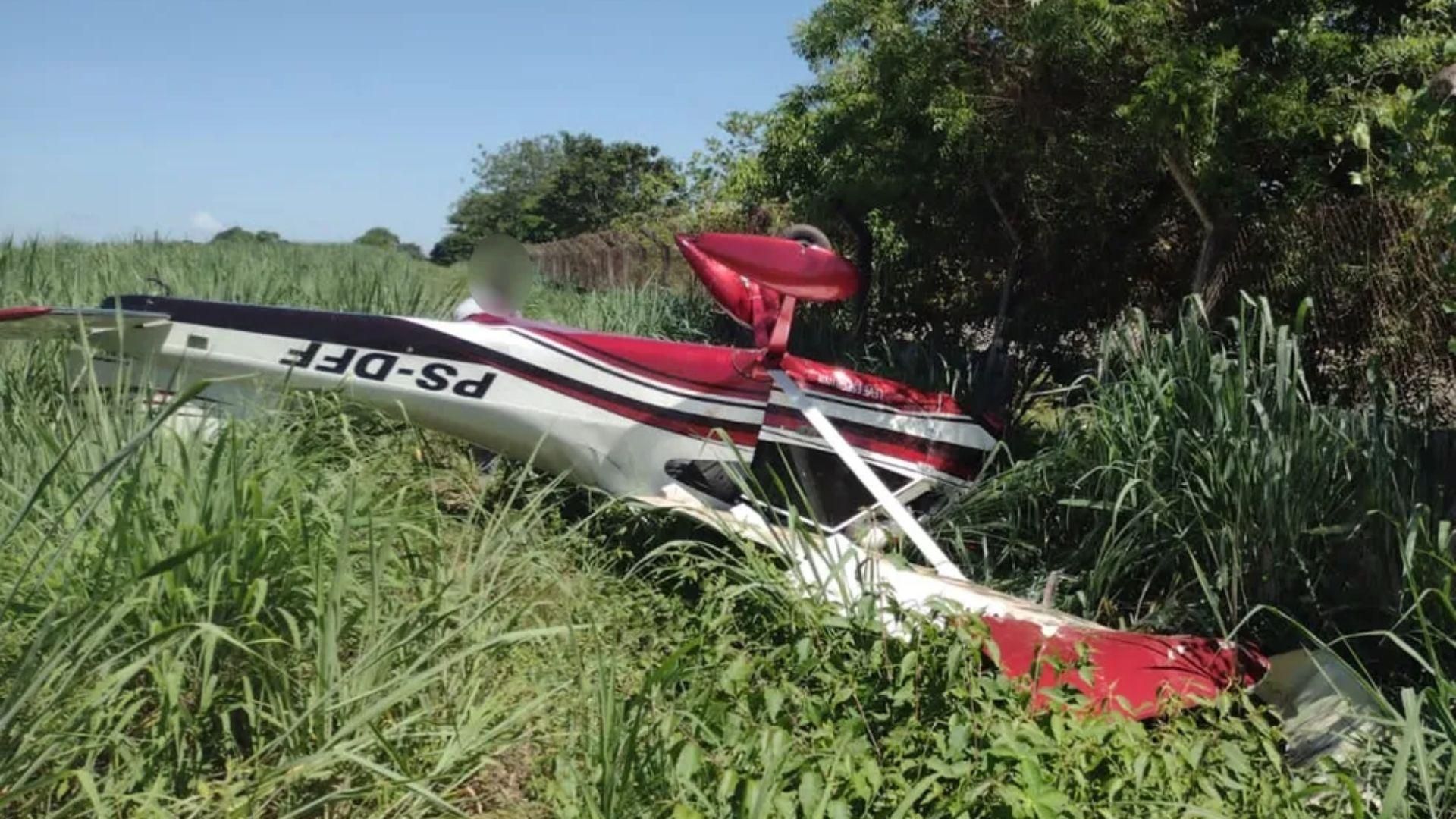 Avião de pequeno porte cai no Acre e mata 12 pessoas, entre elas uma bebê,  diz governo