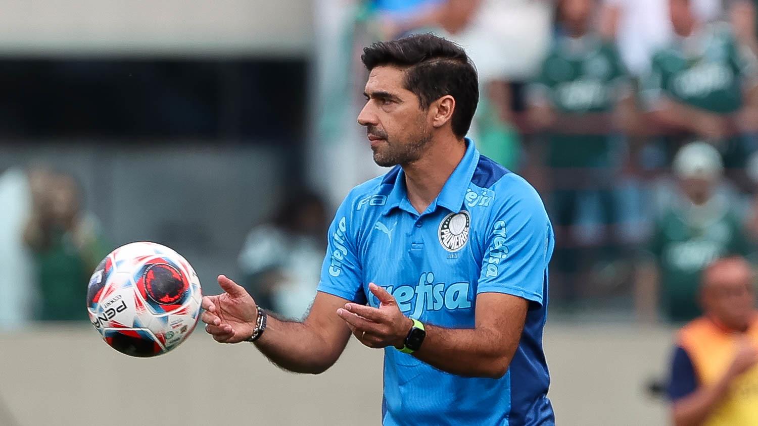 Wesley Costa pede desculpas para a torcida do Grêmio por erro em