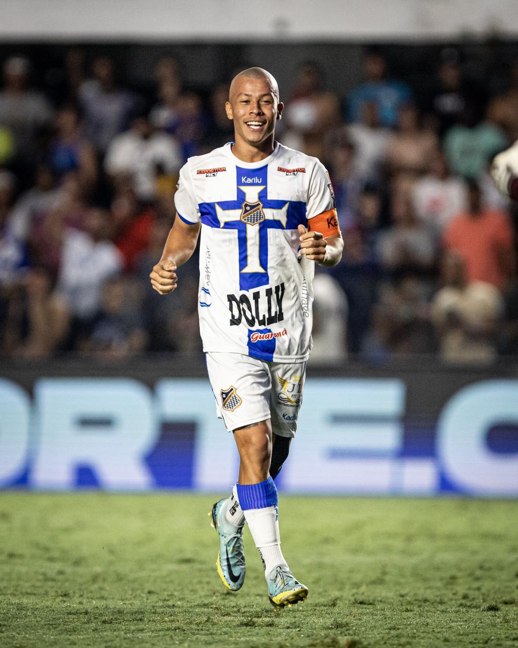 Água Santa anuncia dois jogadores para reforçar o meio de campo