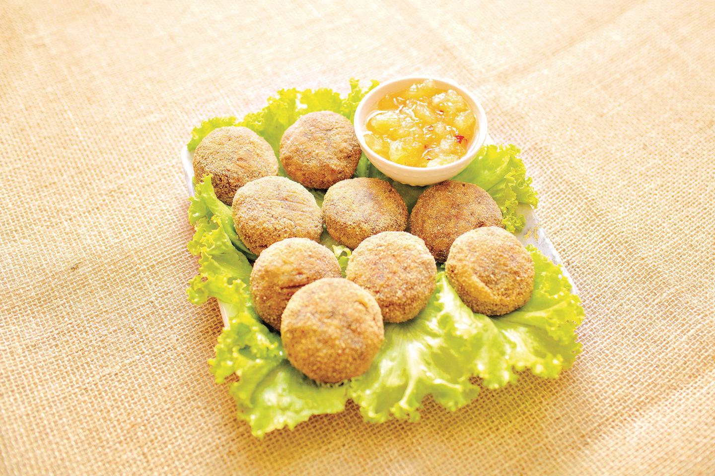 Aprenda o passo a passo da receita do bolinho de fígado, Revista de Sábado