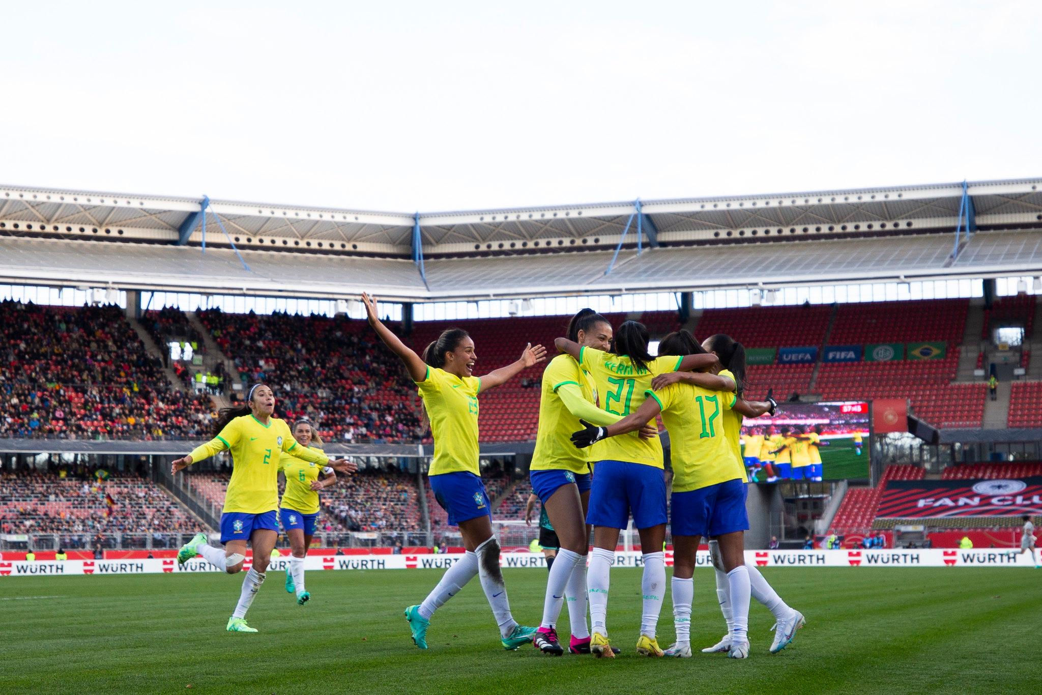 Amistosos femininos de seleções Mandante