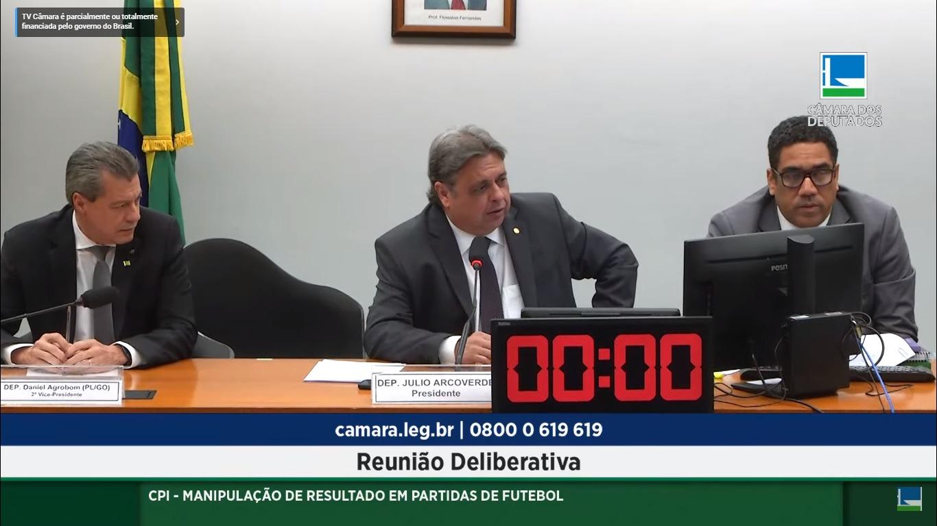 Conversas indicam participação de Bauermann em esquema de apostas