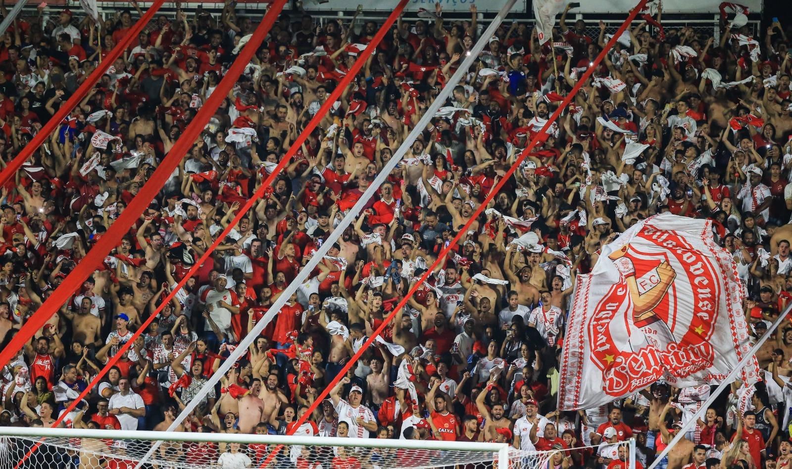 O Canto das Torcidas on X: Mosaico da torcida do Olimpia ontem, vs  Guaraní. no jogo em que o clube alvinegro conquistou o título nacional de  número 42.  / X