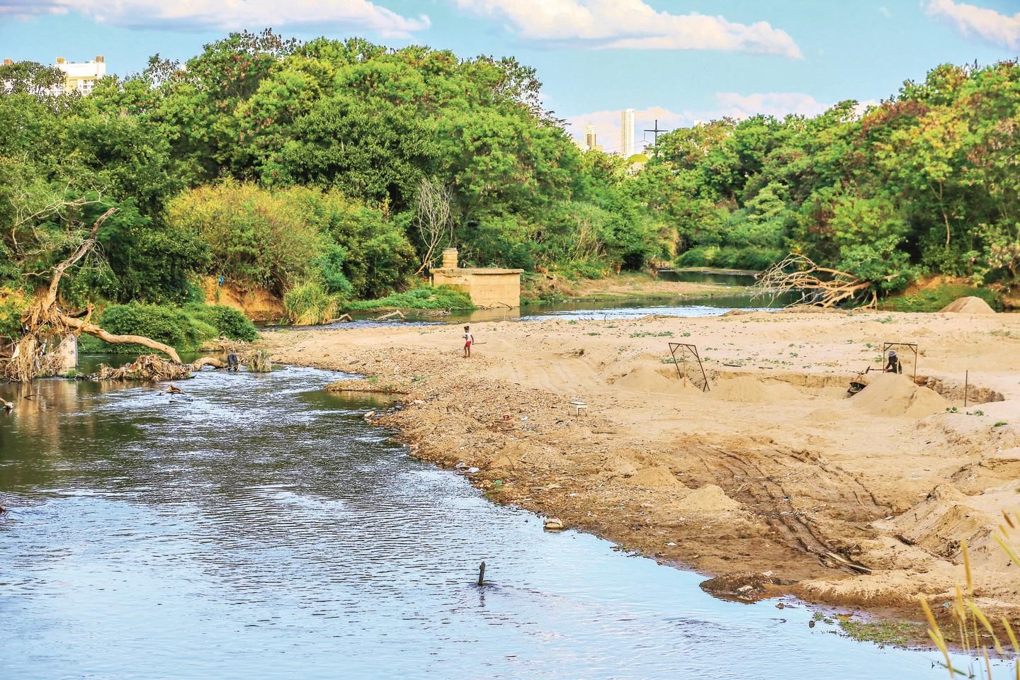 Ele empurrou o amigo de uma ponte para descobrir o seu passado!