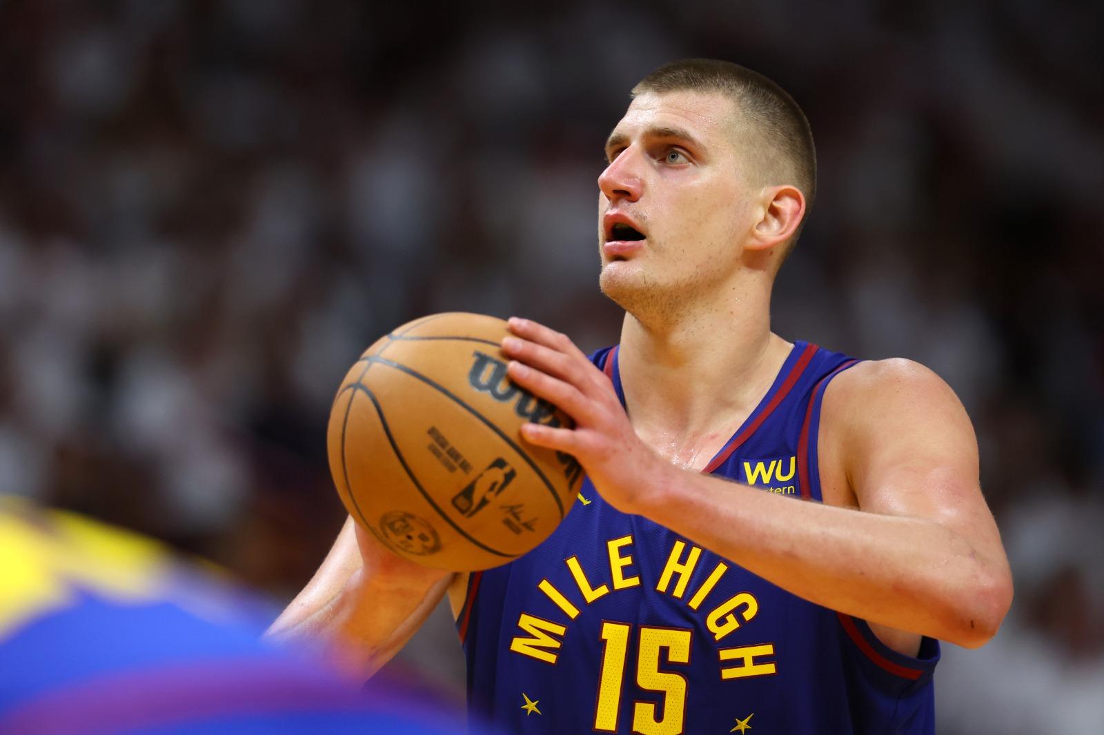 Jokic dá show, e Denver vence os Lakers no 1º jogo da final do