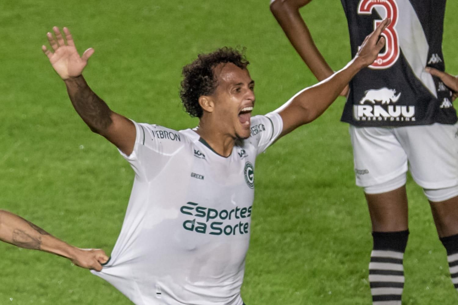 Vila Nova bate Vasco por 1 a 0 e volta a vencer após 13 jogos