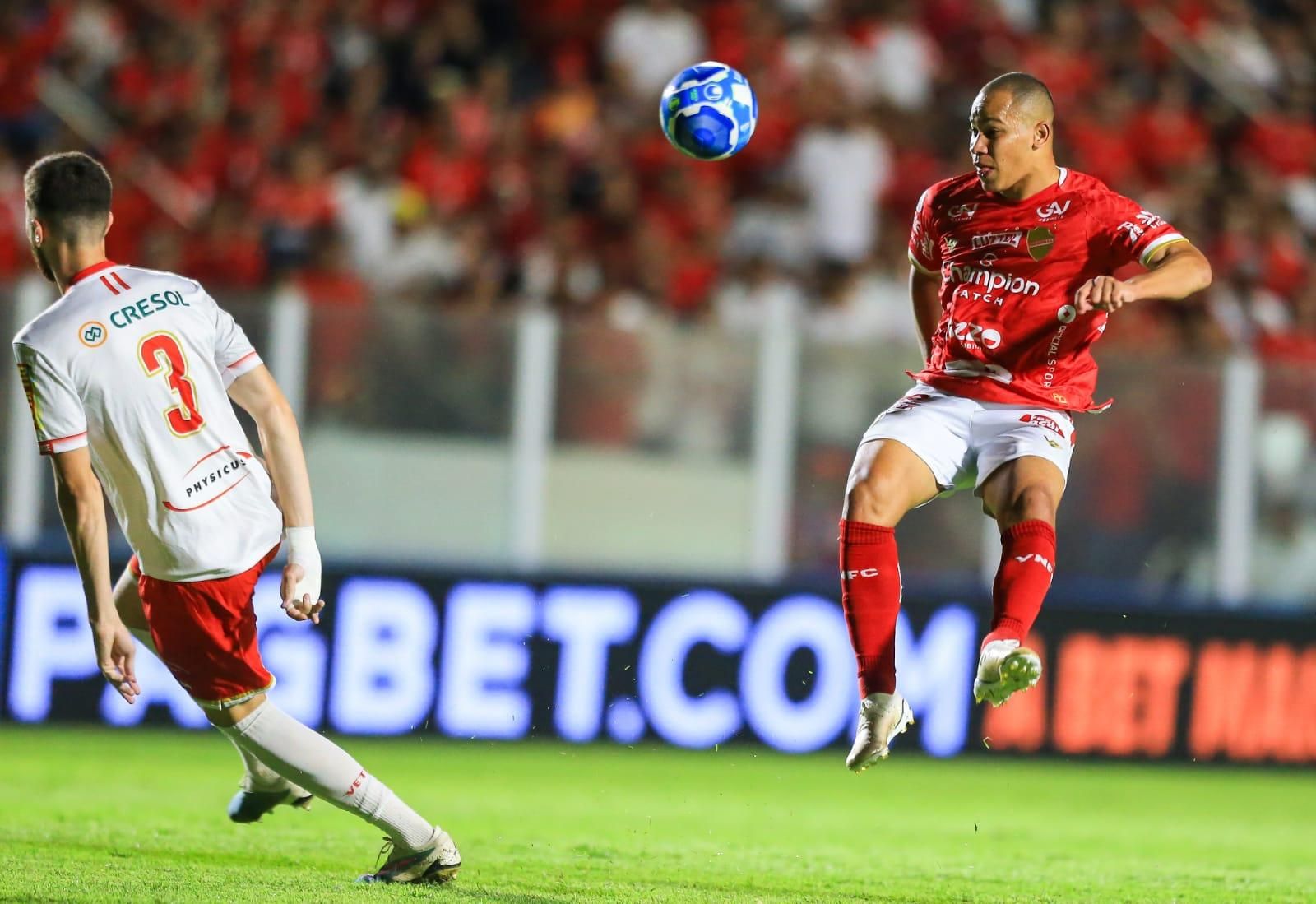 Com bom jogo, Wesley Soares entra na seleção da rodada da Série B