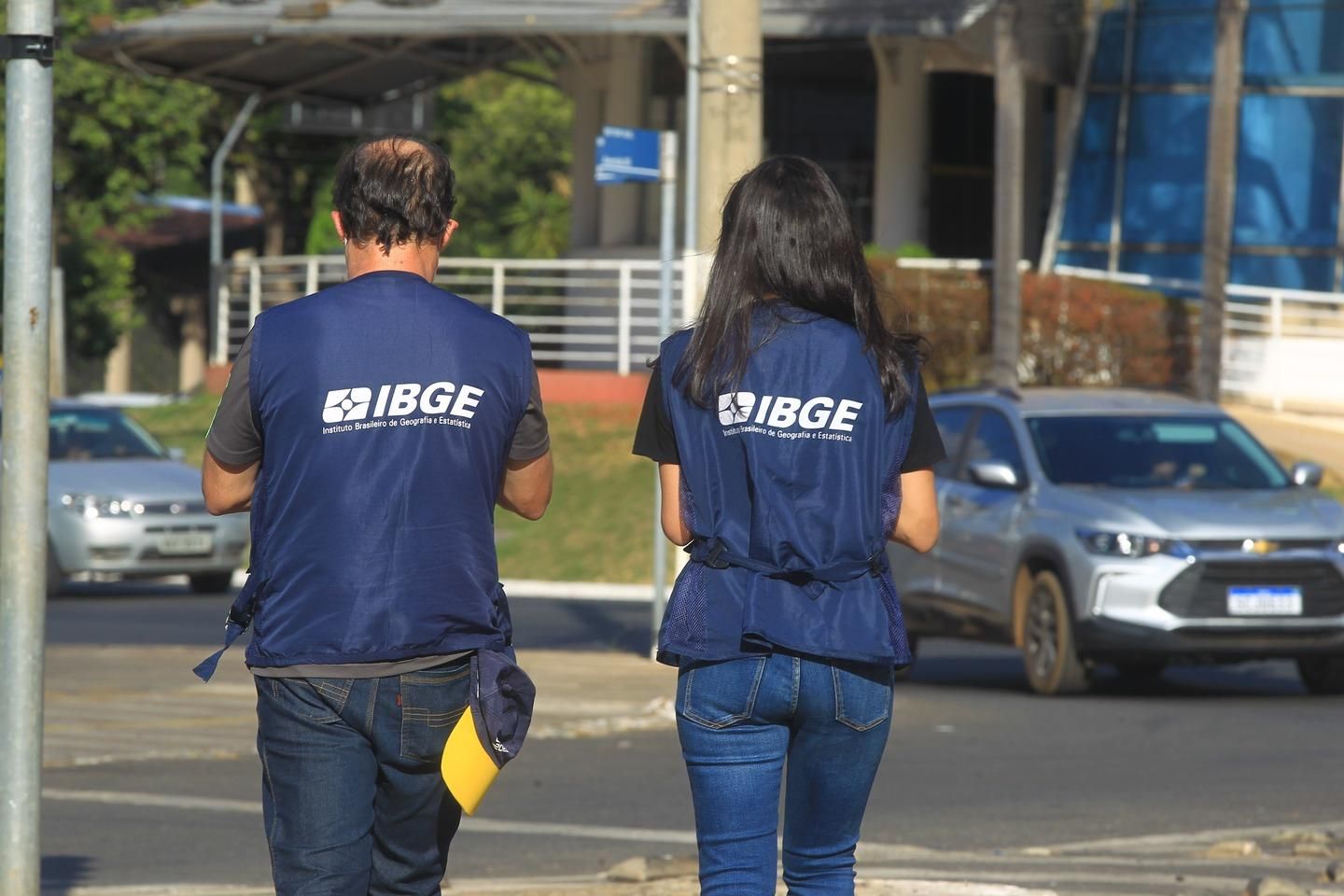 Metade das casas brasileiras tem um carro na garagem para uso pessoal, diz  IBGE