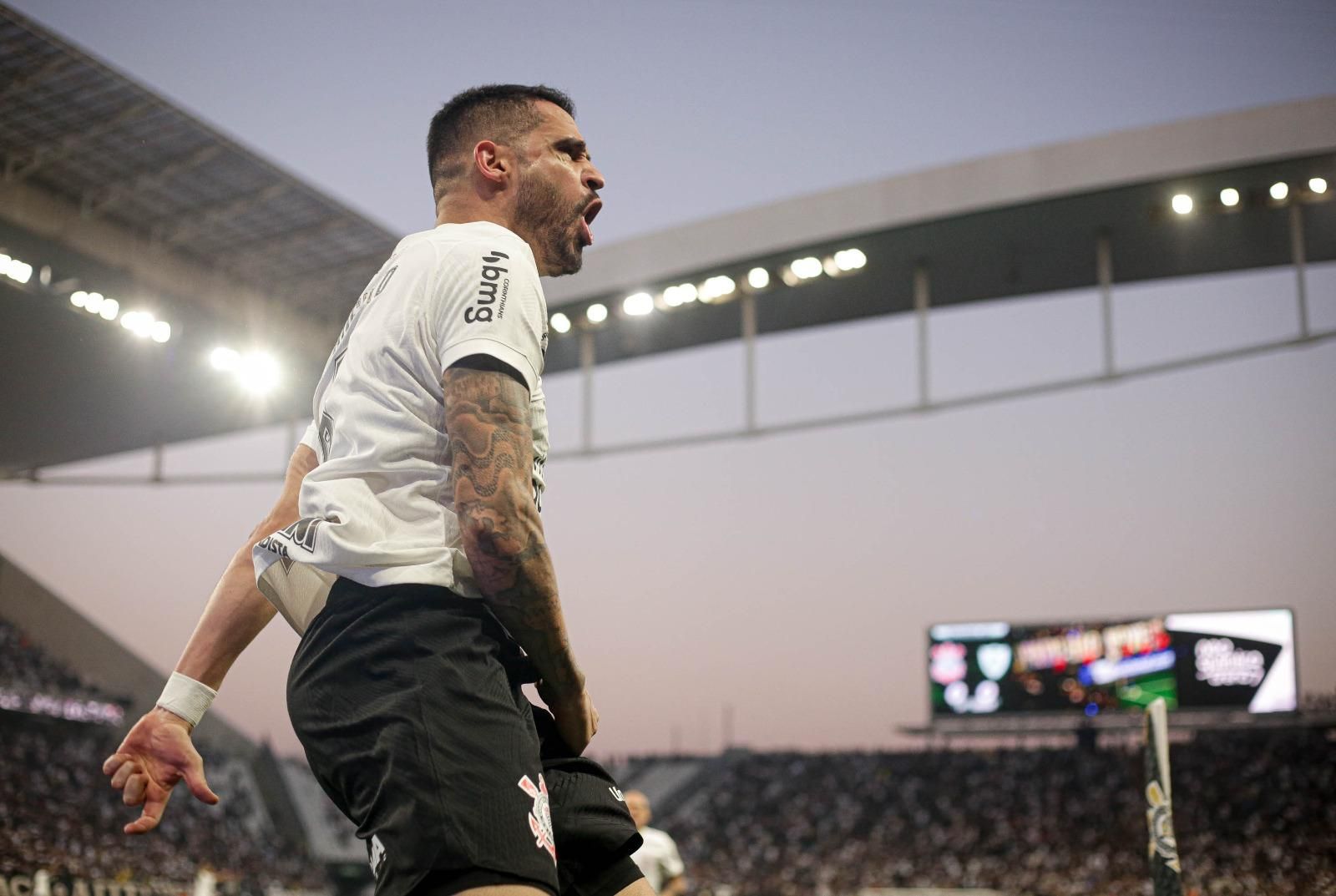 Com a saída de Róger Guedes, Rojas assume camisa 10 do Corinthians