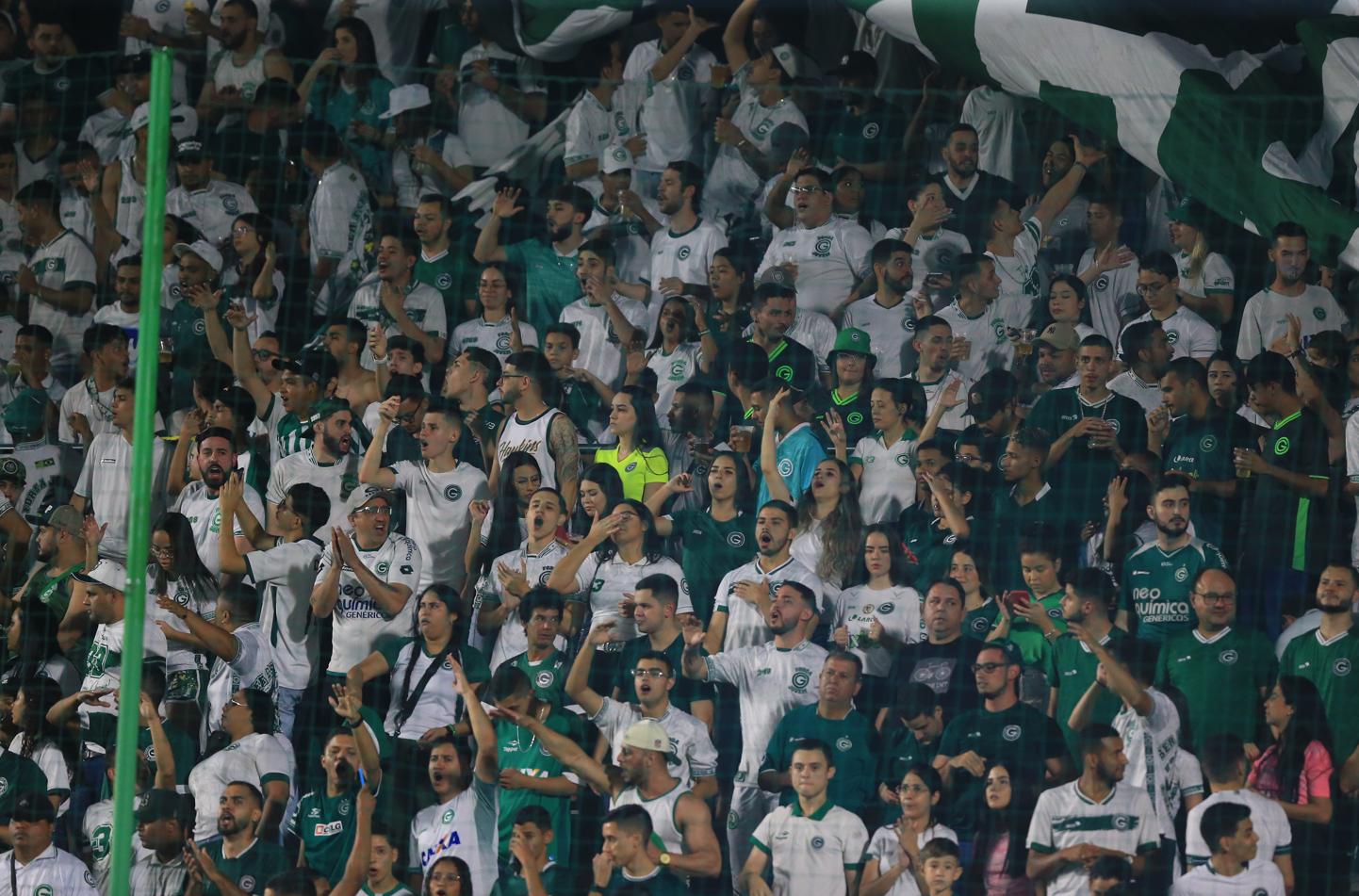 Jogos entre Coritiba e Santos terão torcida única na Copa do