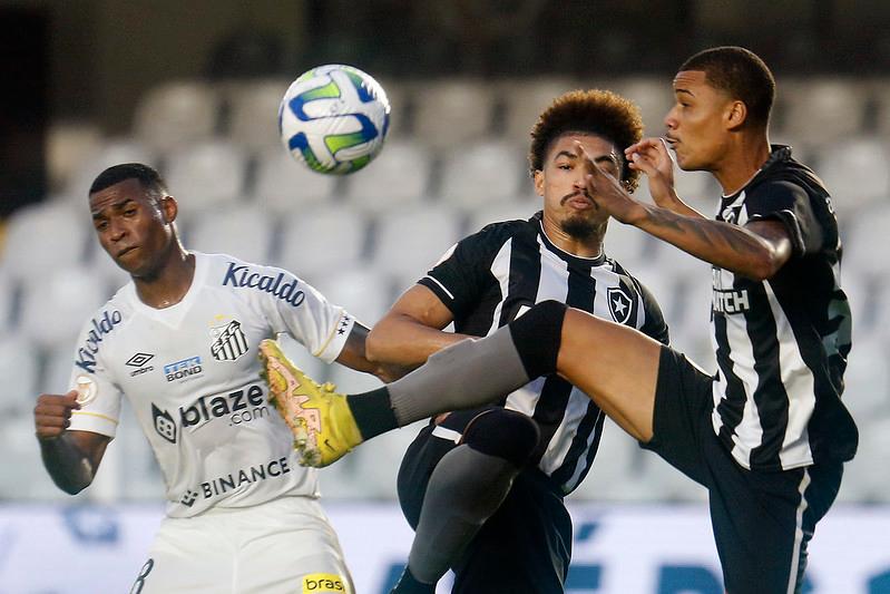 Santos arranca empate e Botafogo cai para terceiro no Brasileirão