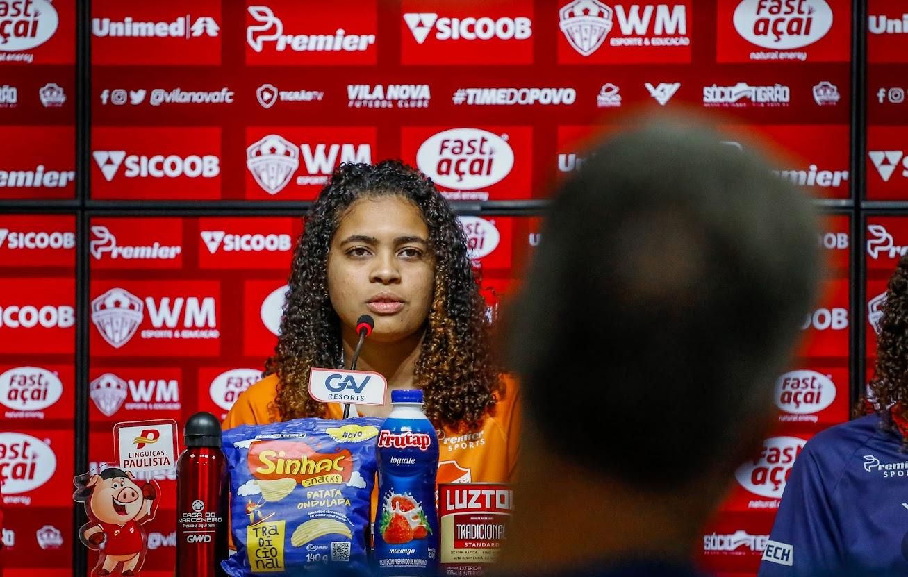 Jogadoras do Vila Nova feminino realizam sonho com transferência