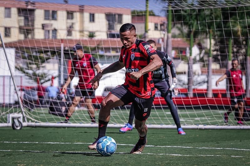 Emprestado pelo Grêmio, atacante Wesley avalia estreia no CRB: Que seja o  começo de uma bela história, crb